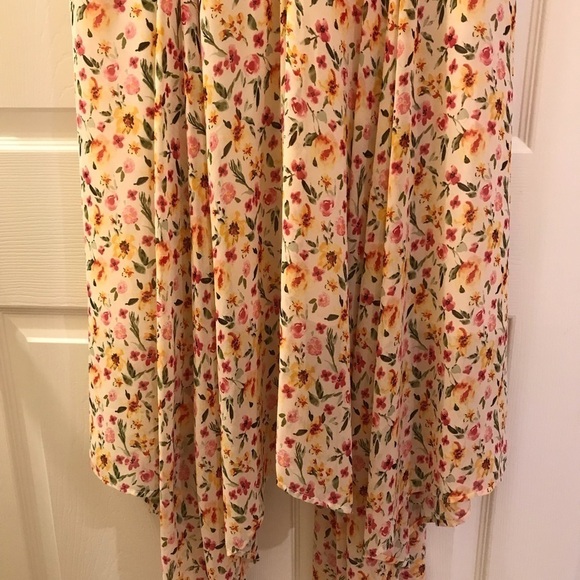 Romeo & Juliet Couture Handkerchief Hem Dress - Picture 7 of 7